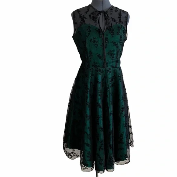 ❌SOLD❌Voodoo Vixen Emerald Dress - Picture 5 of 14